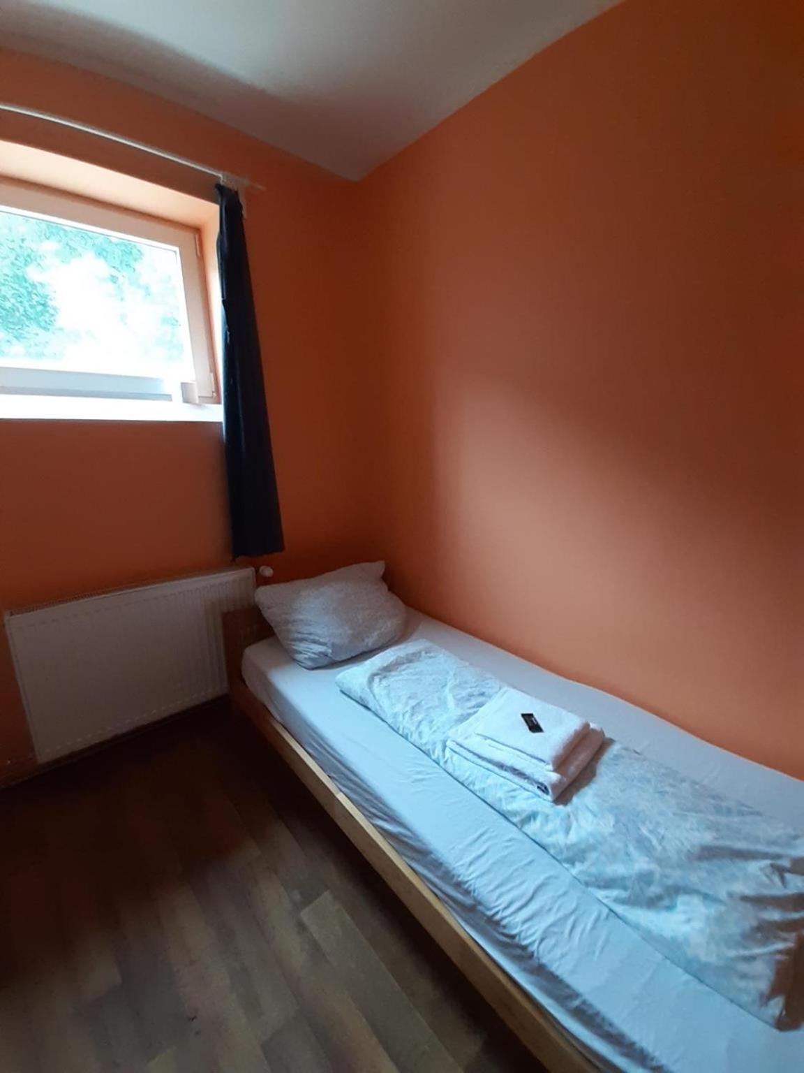 Budget Allach & Tub 19a Ostello Monaco di Baviera